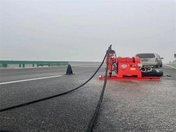 高州马路路基路面开裂下沉注浆加固灌浆